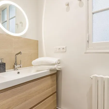 Design Flat On Champs-elysees, Washington For 6 Paris